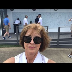 Meet your Posher, Traci